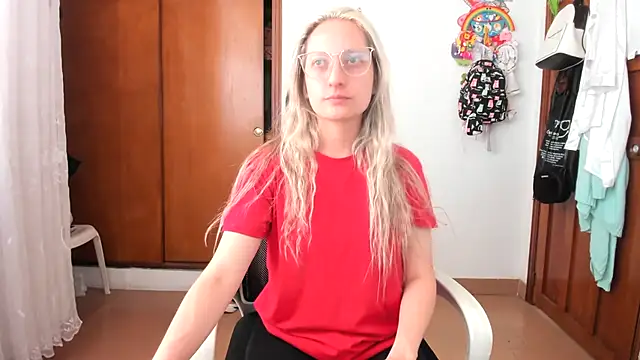 Adele johnsonn1 online show from November 4, 2025, 4:44 pm