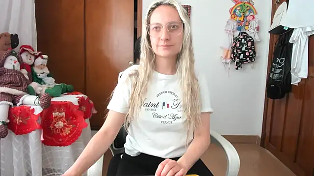 Adele johnsonn1 online show from December 3, 2025, 3:55 pm