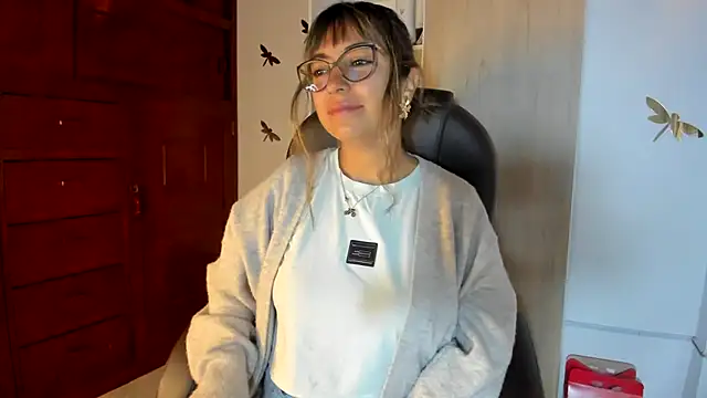 Snapshot of Isabellaa22_1 chatting on February 19, 2026, 1:24 am Isabellaa22 1 online show from February 19, 2026, 1:24 am