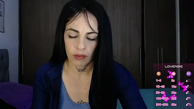 violett honney online show from April 1, 2026, 5:42 am