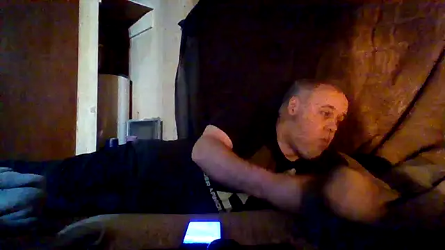 Nightshade7712 online show from December 1, 2025, 10:21 pm