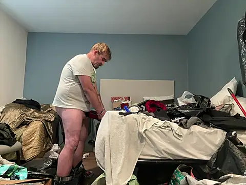 Snapshot of JakTRipr chatting on March 4, 2025, 6:29 pm JakTRipr online show from March 4, 2025, 6:29 pm