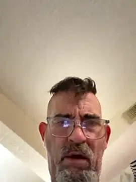 Snapshot of JakTRipr chatting on February 22, 2026, 7:59 pm JakTRipr online show from February 22, 2026, 7:59 pm