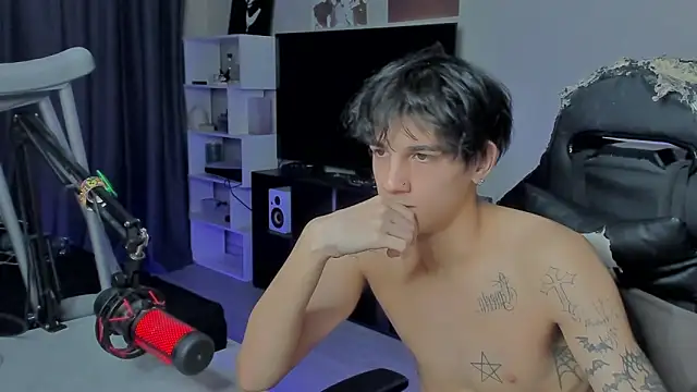 MarkBrowniii online show from September 23, 2025, 5:58 am