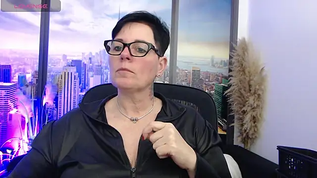 ninarandmann online show from March 19, 2025, 7:06 pm