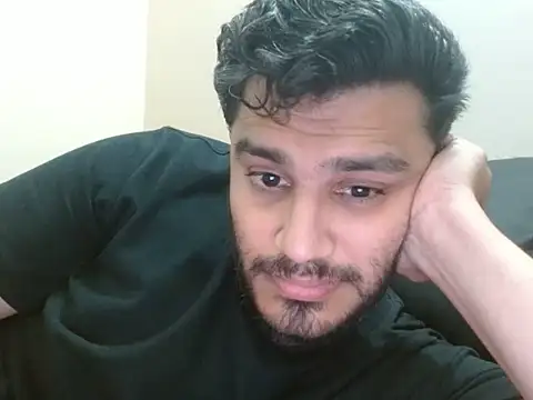 Snapshot of robintoit chatting on June 17, 2026, 2:49 pm robintoit online show from June 17, 2026, 2:49 pm