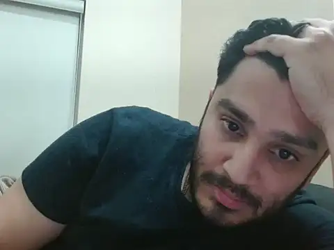Snapshot of robintoit chatting on May 12, 2026, 8:15 pm robintoit online show from May 12, 2026, 8:15 pm