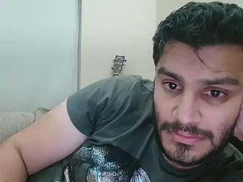 Snapshot of robintoit chatting on May 20, 2026, 3:42 pm robintoit online show from May 20, 2026, 3:42 pm