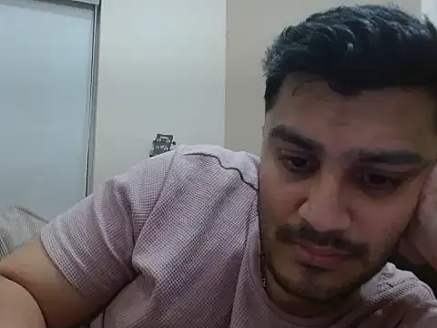 Snapshot of robintoit chatting on April 21, 2026, 5:30 pm robintoit online show from April 21, 2026, 5:30 pm