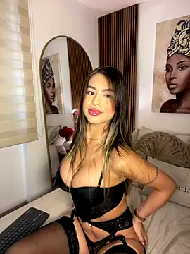 Snapshot of _laura_02 chatting on October 2, 2025, 3:15 pm  laura 02 online show from October 2, 2025, 3:15 pm