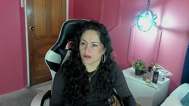 hanny milf online show from May 31, 2026, 12:22 pm