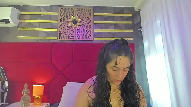 hanny milf online show from June 26, 2026, 12:00 pm