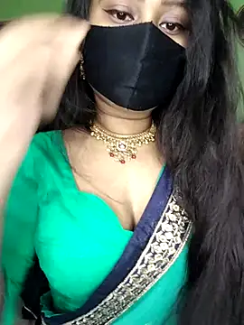 Idhika Paul online show from April 15, 2026, 1:44 am