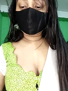 Idhika Paul online show from March 30, 2026, 8:05 am