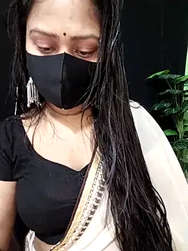 Idhika Paul online show from October 1, 2025, 6:07 am