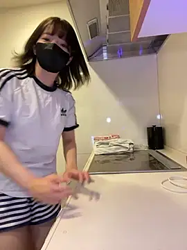 ranran ch online show from September 21, 2025, 6:40 am