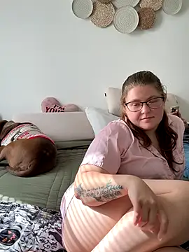 Snapshot of sexybee124 chatting on October 15, 2025, 3:20 pm sexybee124 online show from October 15, 2025, 3:20 pm