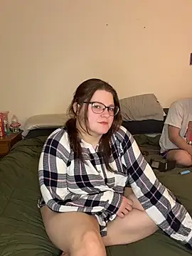 Snapshot of sexybee124 chatting on April 10, 2026, 4:19 am sexybee124 online show from April 10, 2026, 4:19 am