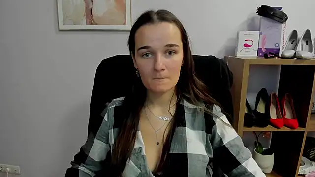 KateDelight online show from October 5, 2025, 1:46 pm