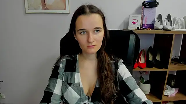 KateDelight online show from October 12, 2025, 1:56 pm