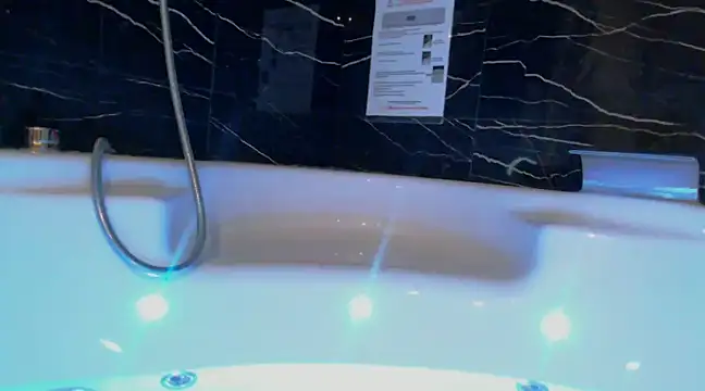 kamila french online show from March 17, 2025, 9:35 pm