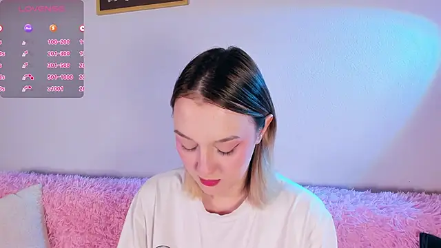 CrystalRey online show from November 4, 2025, 8:29 am