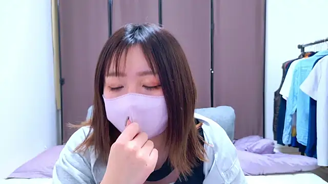 ayu yu xo online show from February 11, 2025, 4:56 pm