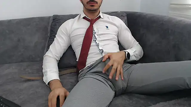 Naughtb0y online show from May 17, 2026, 11:10 am