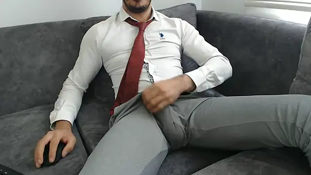 Snapshot of Naughtb0y chatting on July 7, 2026, 10:52 am Naughtb0y online show from July 7, 2026, 10:52 am