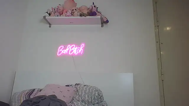 Icy  Diamond online show from November 7, 2025, 7:51 pm