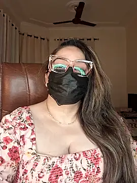 SEXY-Sardarni online show from September 19, 2025, 3:49 pm