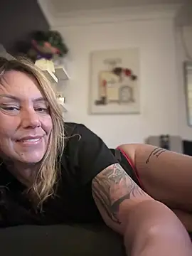 blondebitch2 online show from February 18, 2025, 4:58 pm