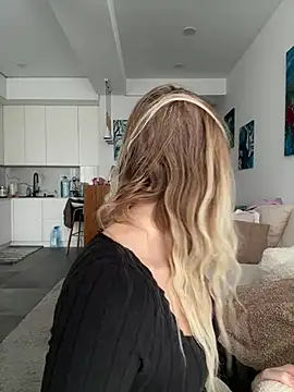 LuisaBecker online show from January 17, 2026, 10:30 am