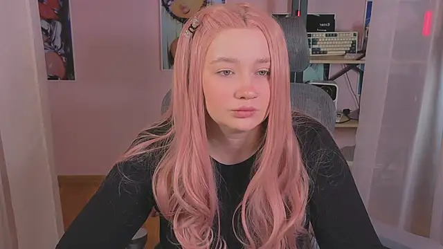 carolina elf online show from March 13, 2026, 5:23 am