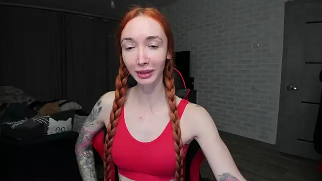 Roxy Silver online show from December 1, 2025, 7:59 pm