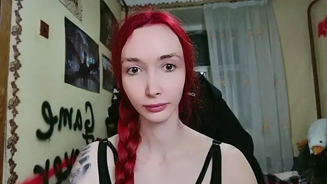 Snapshot of Roxy_Silver chatting on May 20, 2026, 9:34 pm Roxy Silver online show from May 20, 2026, 9:34 pm
