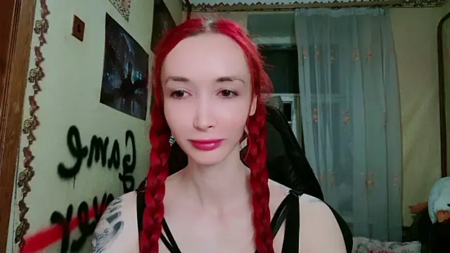 Snapshot of Roxy_Silver chatting on May 6, 2026, 7:51 pm Roxy Silver online show from May 6, 2026, 7:51 pm