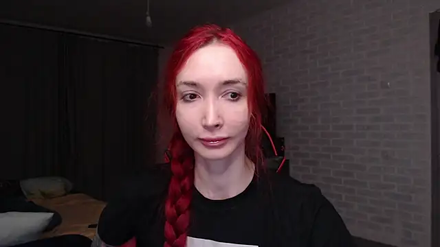 Snapshot of Roxy_Silver chatting on June 19, 2026, 8:58 pm Roxy Silver online show from June 19, 2026, 8:58 pm