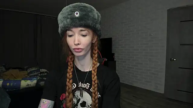 Roxy Silver online show from February 18, 2025, 10:14 pm