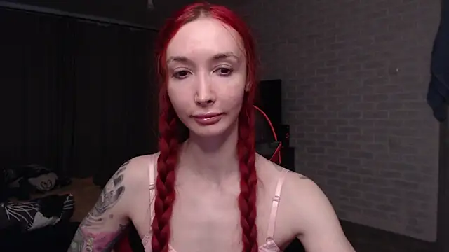 Snapshot of Roxy_Silver chatting on May 16, 2026, 1:59 am Roxy Silver online show from May 16, 2026, 1:59 am