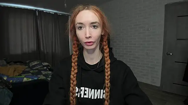 Roxy Silver online show from February 26, 2025, 1:57 am