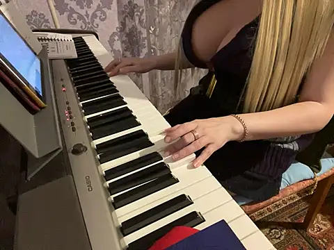 mila von tease online show from December 10, 2024, 6:28 pm