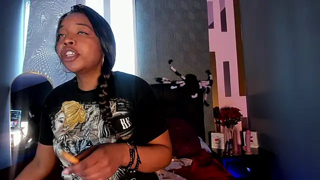 Snapshot of Charlotte__Brown_ chatting on October 24, 2025, 12:04 pm Charlotte Brown online show from October 24, 2025, 12:04 pm