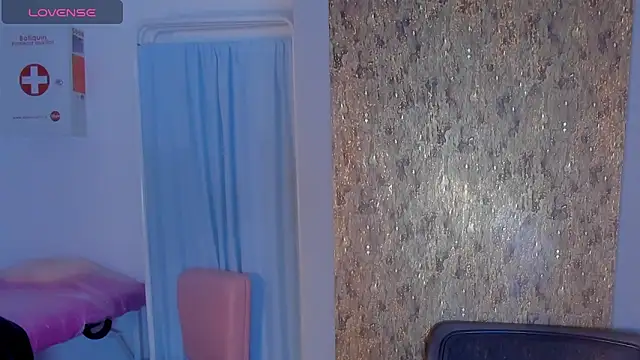 Snapshot of Charlotte__Brown_ chatting on November 10, 2025, 11:59 am Charlotte Brown online show from November 10, 2025, 11:59 am