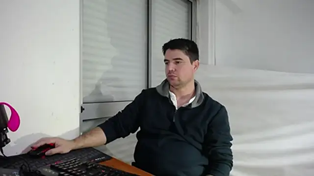 Kohaynewbie online show from January 15, 2026, 4:54 pm