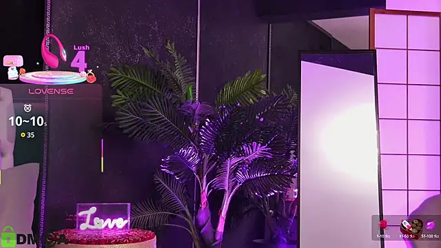 Snapshot of OliviaHawn chatting on October 3, 2025, 7:59 pm OliviaHawn online show from October 3, 2025, 7:59 pm