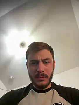 Snapshot of Julian128 chatting on March 15, 2025, 9:49 pm Julian128 online show from March 15, 2025, 9:49 pm