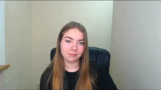 Snapshot of zoey_deuttch chatting on December 13, 2024, 7:04 am zoey deuttch online show from December 13, 2024, 7:04 am