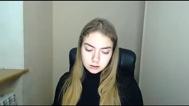 Snapshot of zoey_deuttch chatting on December 5, 2024, 10:28 am zoey deuttch online show from December 5, 2024, 10:28 am