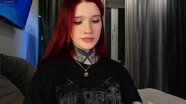 Snapshot of SophieInkk chatting on February 15, 2026, 3:07 am SophieInkk online show from February 15, 2026, 3:07 am